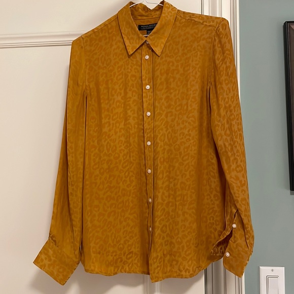 Yellow leopard button down Banana Republic button down - Picture 1 of 4